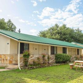 Jellystone Park Hill Country, hotel in Canyon Lake