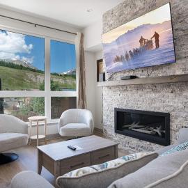 Fourth Street Crossing Traverse Townhome: Stylish Retreat