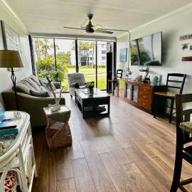 Excellent beach front community, golf course, tennis, sunny weather year round!, Hotel in Fort Pierce