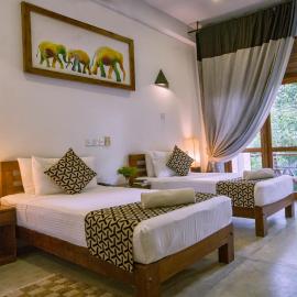 Hotel Athgira