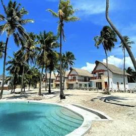 Ocean Front Villa with pool 8, Zanzibar, hotel em Pingwe