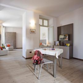 Residence Caffé Savona, מלון באלבה