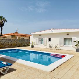 Beachfront Villa and pool