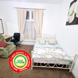 Spacious Apartment Near Rochdale Centre Train Tram Bus Free Parking Fast Wi-Fi