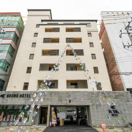 Hound Hotel Gimhae Samgye โรงแรมในGimhae
