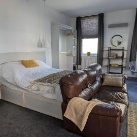 Gorgeous comfortable Apartment on the High Street