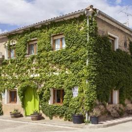 Casa rural de la Abuela, хотел в Cadreita