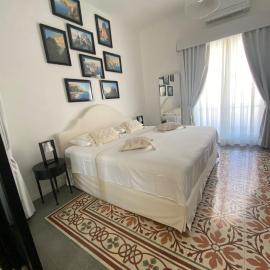 Top Central Suite