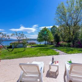 Villa Martine Au Bord Du Lac with Garden - Happy Rentals