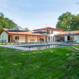Villa Paulen Pausa، فندق في Uhart-Cize