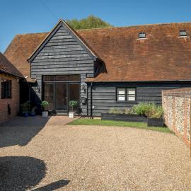 Bradenham Barn in The Chiltern Hills - Pass the Keys, hotel u gradu Bradenham