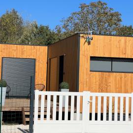 Chalet contemporain ( chalet 2), Hotel in Montauban