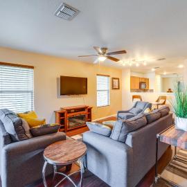 Fenced Yard, Workspace, Garage: Ft Worth Home Base