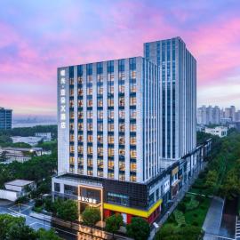 Atour X Hotel Shanghai Shuguang Wusong Cruise Terminal, hotel u gradu 'Hujiazhai'