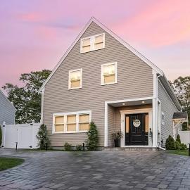 Renovated & Sophisticated Home Near Beach & Shops!, hotel en Barnstable