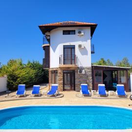 Golf House Paradise, hotel in Topola