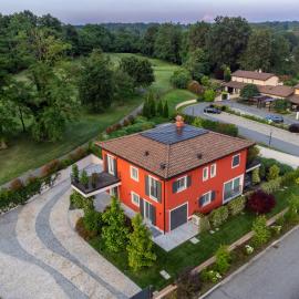 Luxury Golf Villa I & Luxury Golf Villa II, hotel a Bogogno