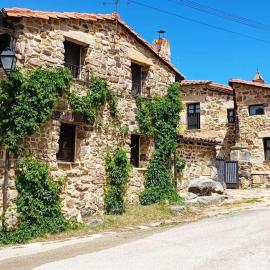 Casa con encanto LagunaNegra y Urbion, khách sạn ở Vinuesa