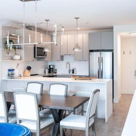 Stoked 4Ever - Revelstoke Condo (+Hot Tub)