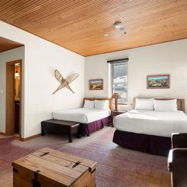 Independence Square Unit 313, Downtown Hotel Room in Aspen with Rooftop Hot Tub, hotel v destinácii Aspen