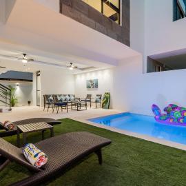 Aquí y Ahora Bed & Breakfast Peaceful Shared Home with Pool، فندق في كانكون