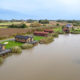 Lakeside Fishing Cabins, hotel in Boston