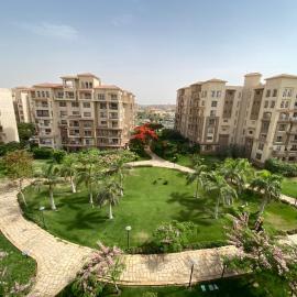 Luxury Inn 3BR Amazing view in Madinaty B2, hotel in Madinaty