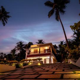 The Vogue - Luxury Private Pool Villa , Athirappilly, hotel en Athirappilly