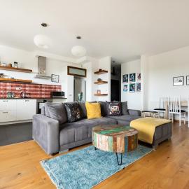 Bemowo Kocjana 2-Bedroom Apartment by BookingHost