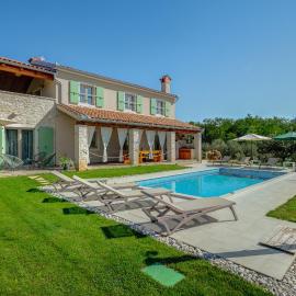 Villa Stella Polaris, hotel u gradu Štuti