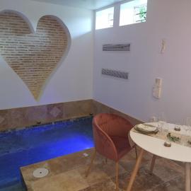 Love Room La parenthèse, hotel in Saint-Nexans