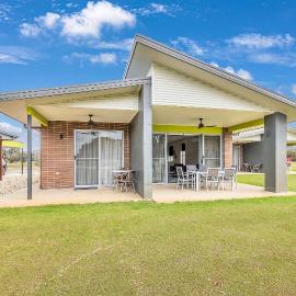 Comfort Suites Clubarham Golf Resort、Barhamのホテル