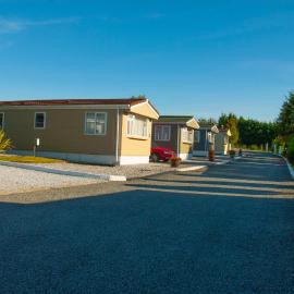 Red Deer Village Holiday Park - 3 Bedroom, Self Catering Static Caravan, Hotel in Stepps