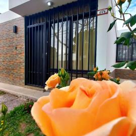 Sueños del Pilar 1 G Cruz # Casa Dpto # Mendoza # Estacionamiento # Bodegas, hotel in Mendoza