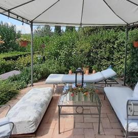 Bilocale in strada Vestricciano Genna con giardino privato