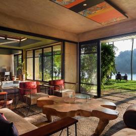 Toya Toya by VEO, StayVista - 3BHK River-View Villa with Jacuzzi