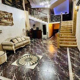 Lux Palace Hotel, hotel din Kutaisi