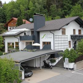 Villa Relax - Ferienwohnungen & Hallenbad & Relaxgarten