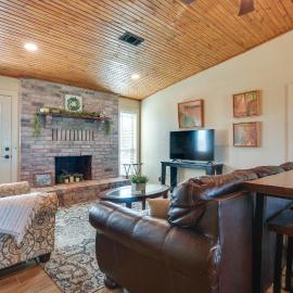 Ranch Getaway with Pool and Horse Stall Access!, hotel u gradu Calera