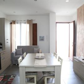 GuestHost - Al civico 5 - Mondern Apartments & Suite!, hotell i Decimomannu