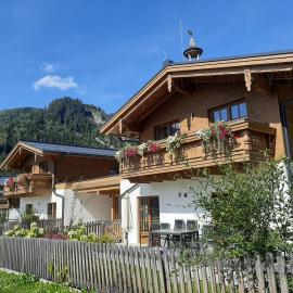 Hochalmbahnen Chalets 1-04, Alpenkrokus, nahe Gondel, Hunde willkommen, Hotel in Rauris