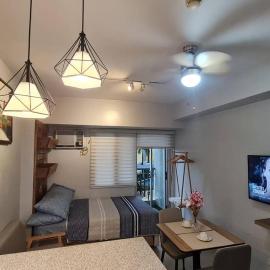 Affordable Condo in Makati w/ Wi-Fi, Netflix, Pool