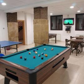 Apartamentos Berdiel, hotel a Casbas de Huesca