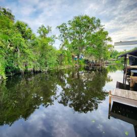 Astor River House with 2 private boat slips, khách sạn ở Astor