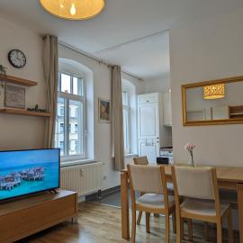 Chemnitz Saxonia HomeDeLuxe Hochwertige 50qm 2-Zimmer-Ferienwohnung mit privaten Kfz Parkplatz Stellplatz mit MWSt-Rechnung mit XXL Hülsta Bett & Etagenbett mit InternetFlatrate - Ideal für Familien, Paare, Kulturinteressierte & Geschäftsreisende!