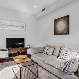 Charming HBG Haven: Cozy 1BR Apt