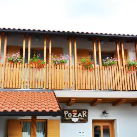 Turistična kmetija Pri Požarju, hotel in Knežak