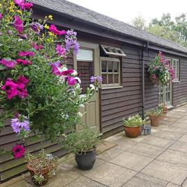 Country garden retreat near Henley on Thames, hotel in Rotherfield Peppard