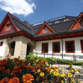 Pokoje w Oberży Czarny Groń, hotel v destinácii Rzyki