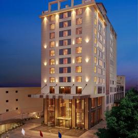 Doubletree By Hilton Varanasi, hotel sa Varanasi